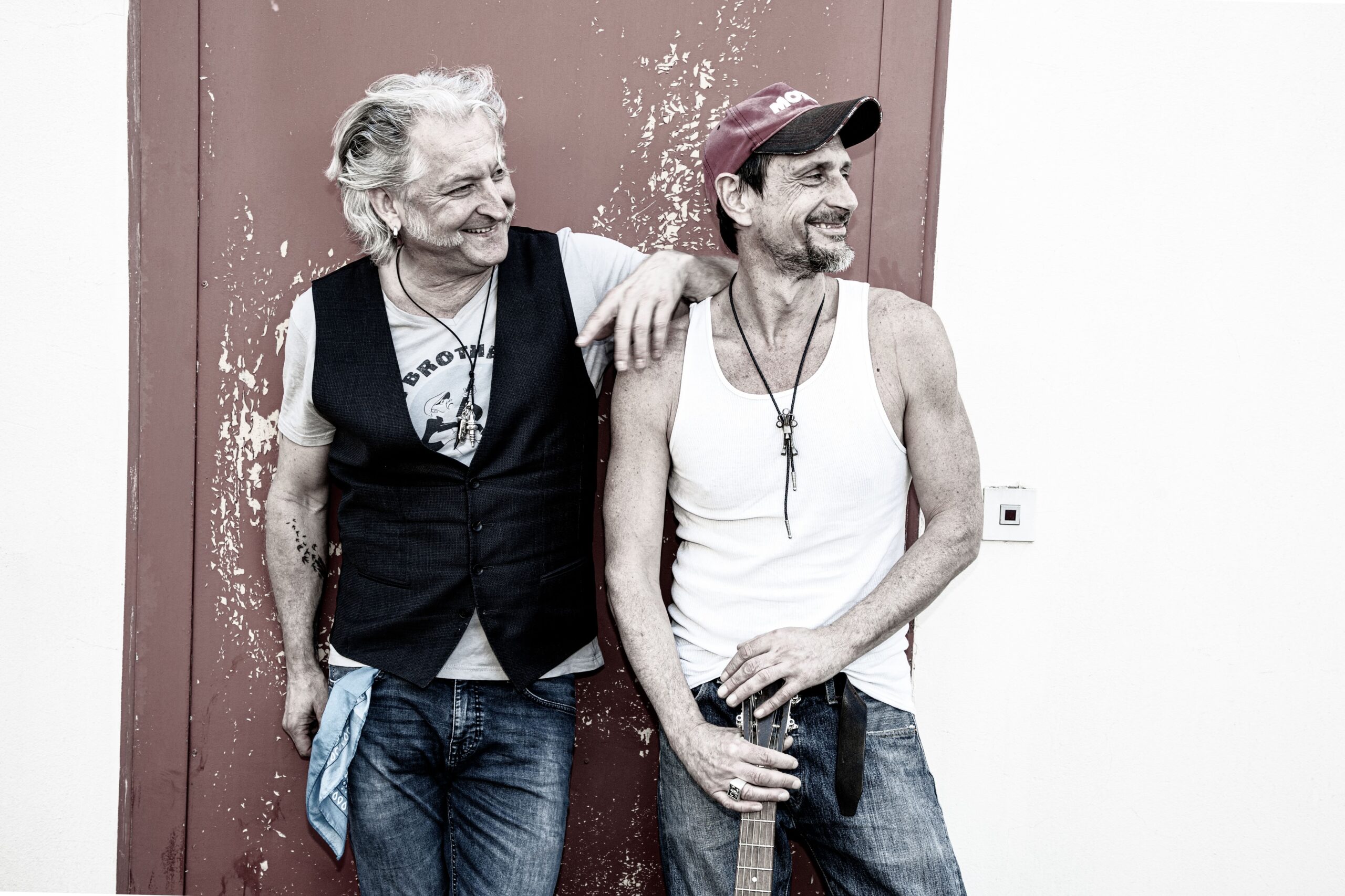 „SIR“ OLIVER MALLY – PETER SCHNEIDER – ROBERTO LUTI – SIX STRING RESISTANCE